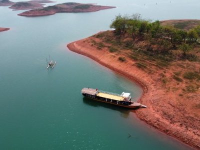 Slalom around the 1000 islands in June