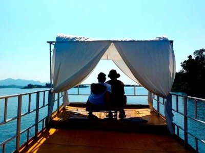 Lunch & sunset cruises on the lake